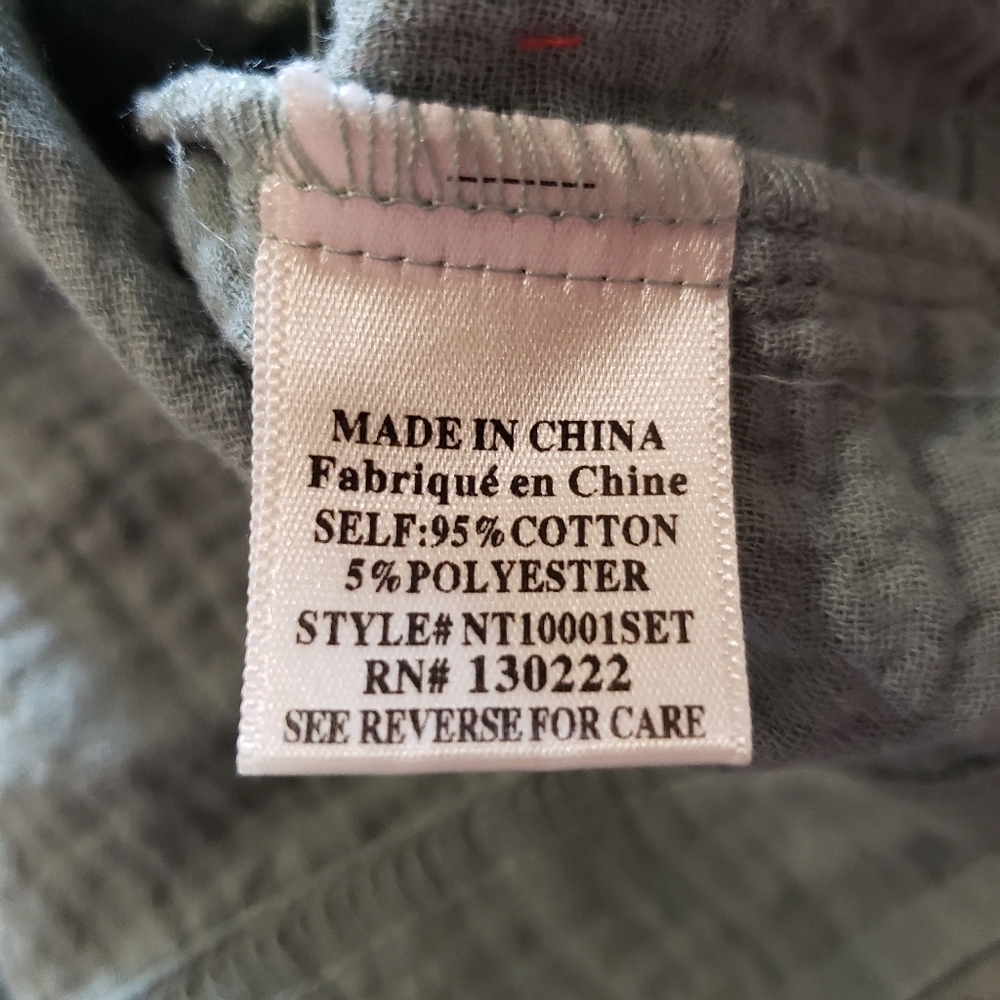 New In Size XL - Picture 5 of 7